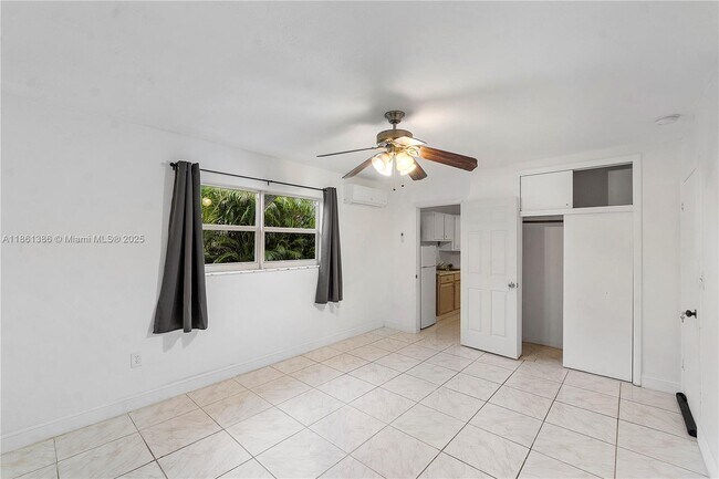 Foto del edificio - 7812 Juniper St