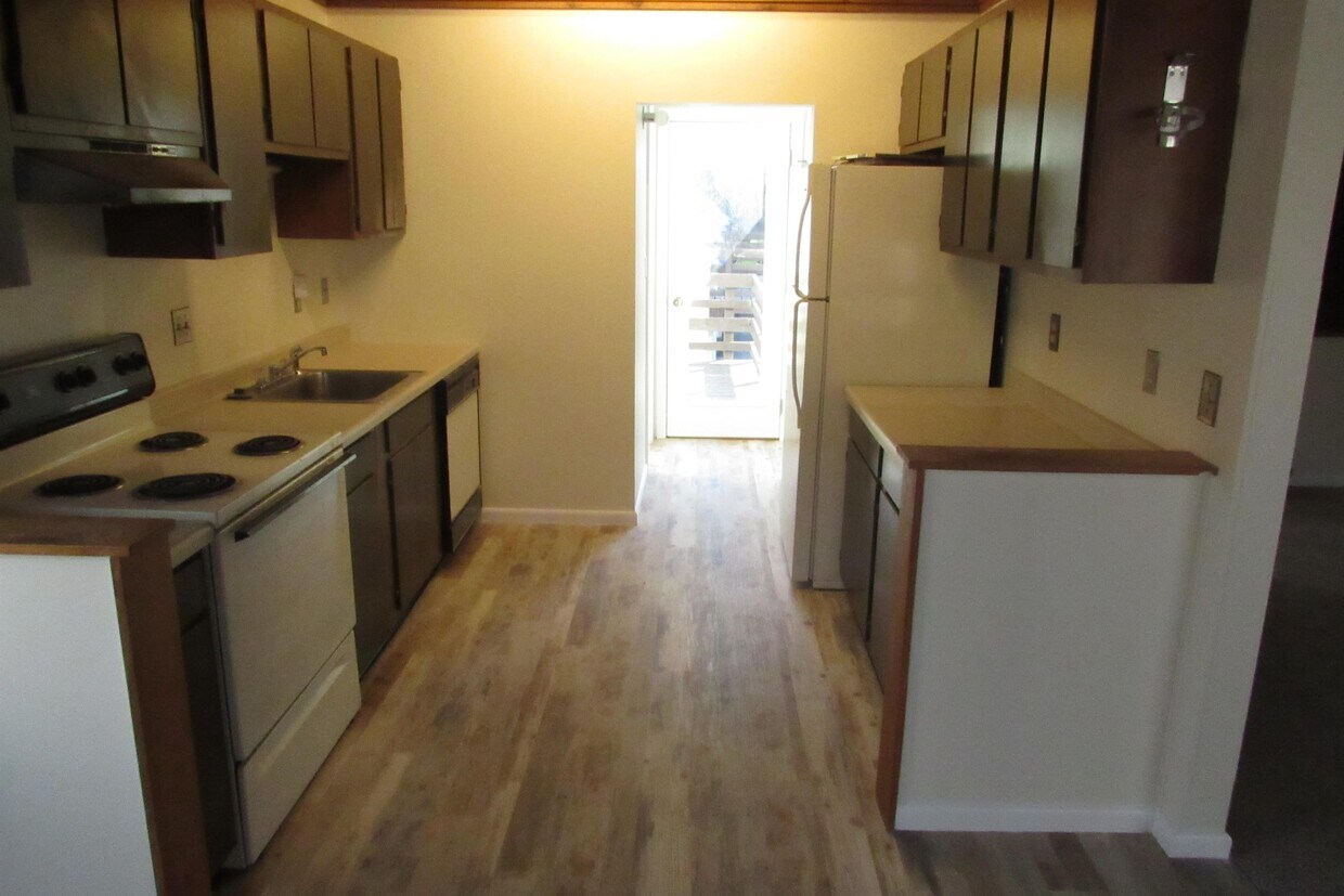 51 Waterville Acres Rd, Thornton, NH 03285 Townhome Rentals in