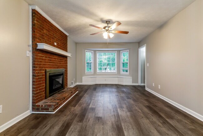 Building Photo - 1212 Summit Links Ct