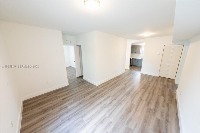 Foto del edificio - 618 NE 21st Ave