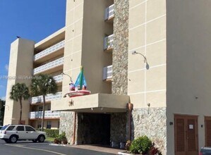 Building Photo - 301 SE 3rd St