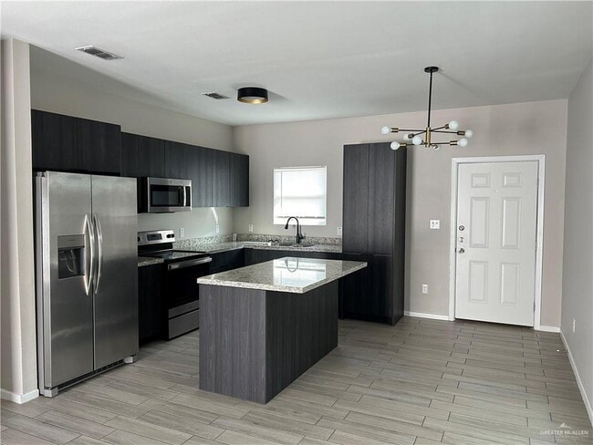 Building Photo - 16 Swallow Ave