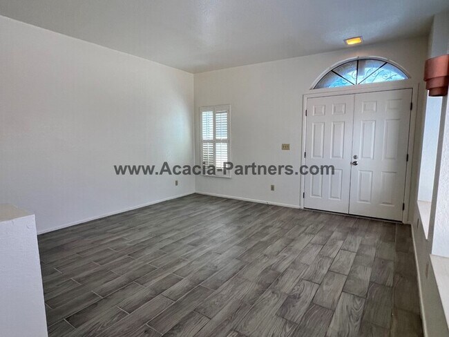 Foto del edificio - Three Bedroom Townhouse