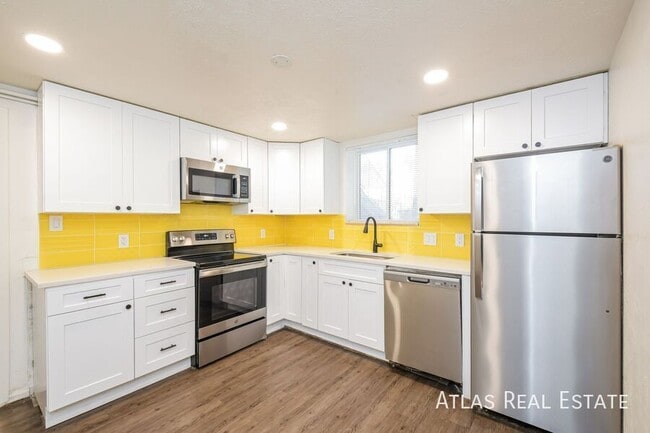 Building Photo - 6035 W 39th Ave