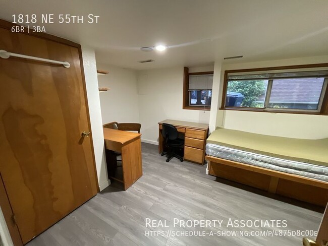 Foto del edificio - 1818 NE 55th St