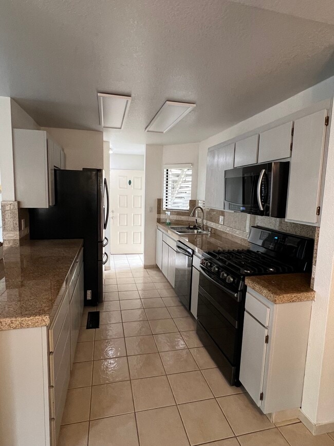 Building Photo - 2609 Westberry Dr