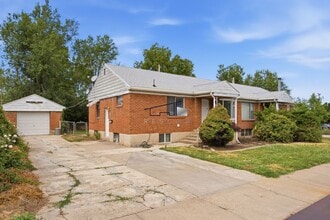 Building Photo - 3729 Quincy Ave