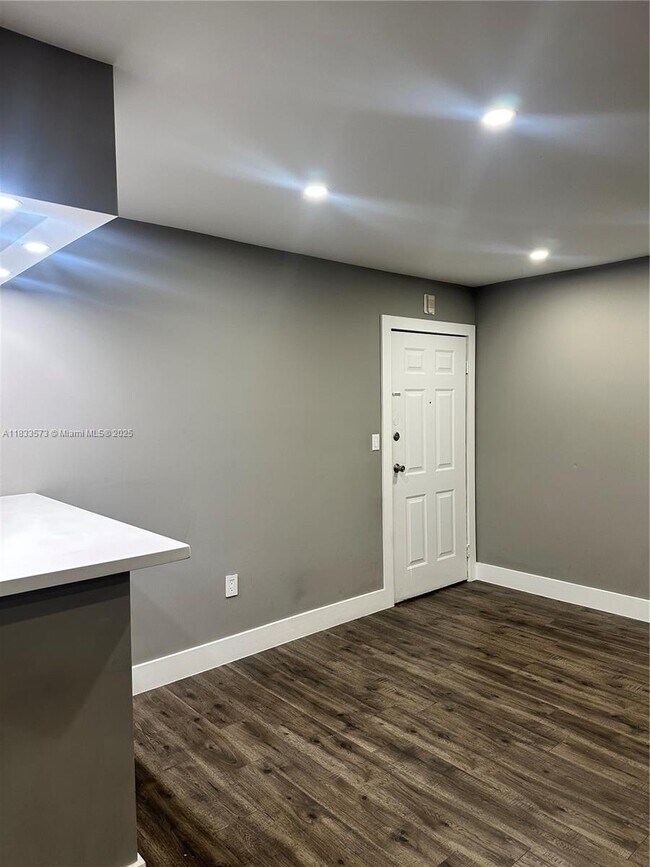 Building Photo - 9449 SW 76th St