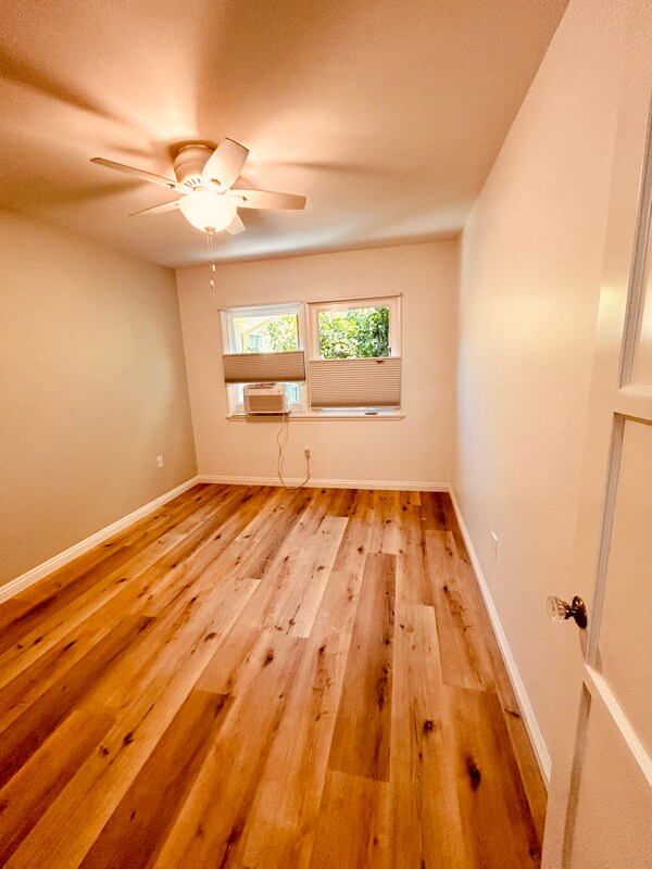 Foto del edificio - 11657 Magnolia Blvd
