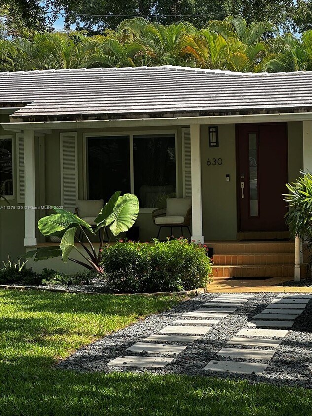 Foto principal - 630 San Lorenzo Ave