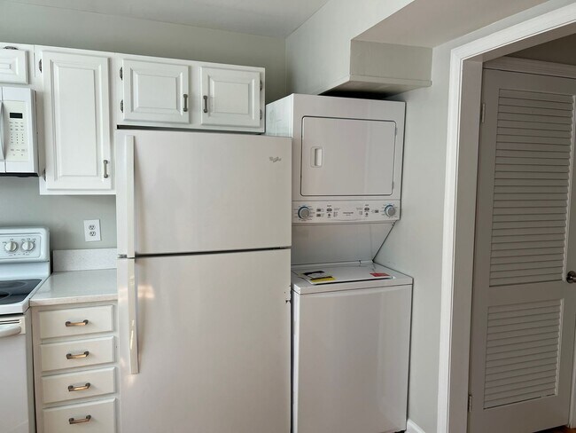 Foto del edificio - Well Appointed  and Updated Townhome in Downtown Bethesda