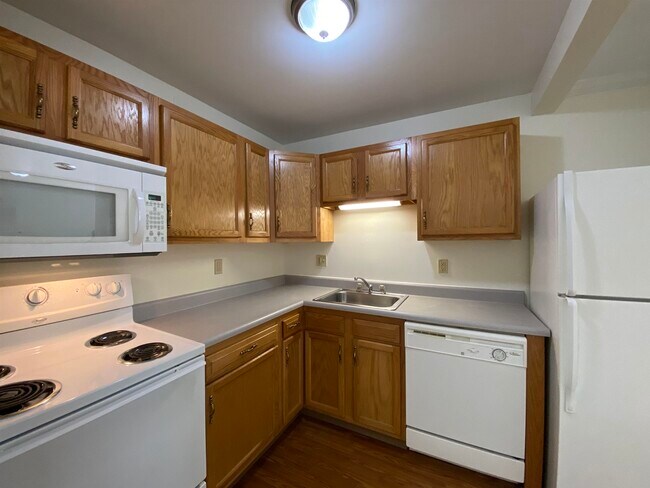 Building Photo - 3105 Brown Ave