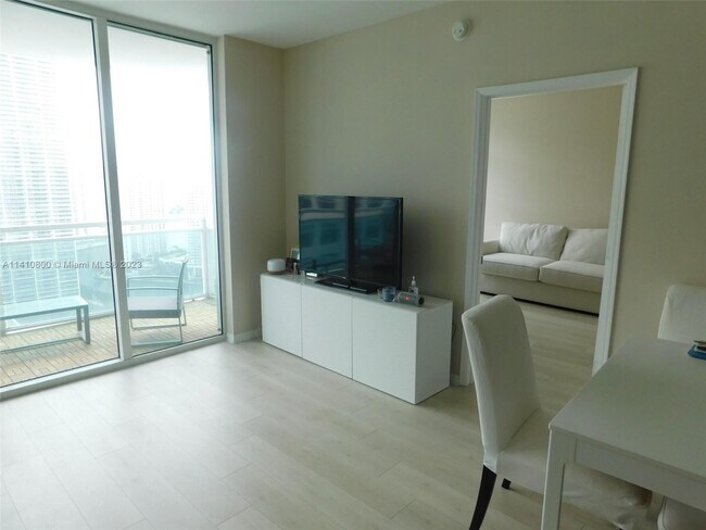 Foto del edificio - 950 Brickell Bay Dr