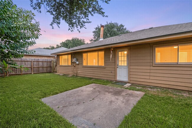 Foto del edificio - 2603 Hollymist Dr