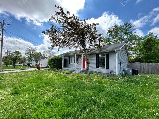 Building Photo - 637 Blake Moore Dr