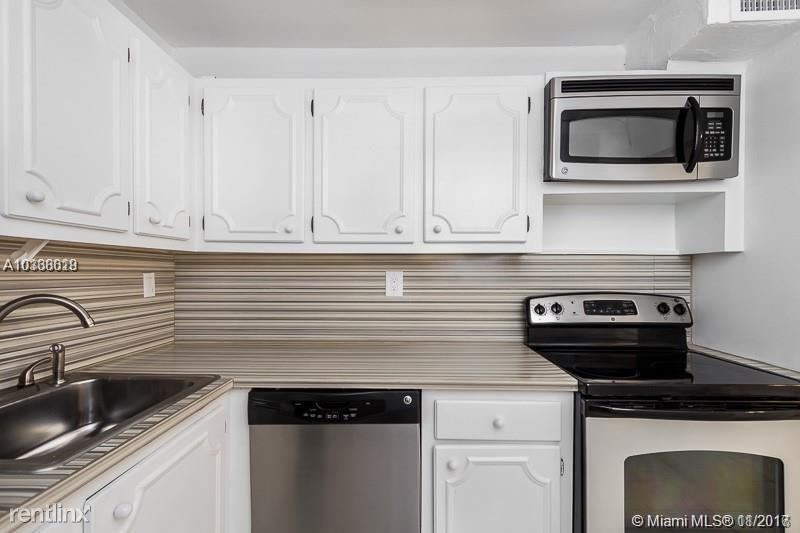Foto principal - 7705 Abbott Ave