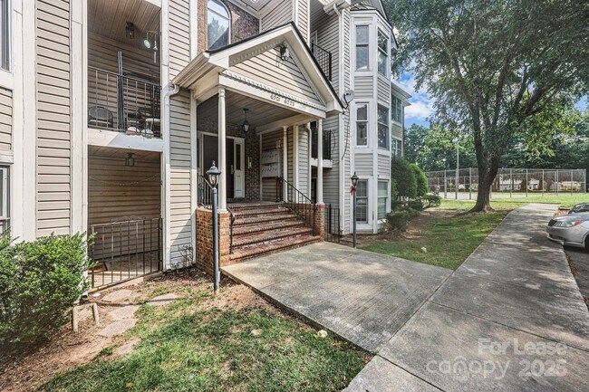 Foto del edificio - 6203 Rosecroft Dr