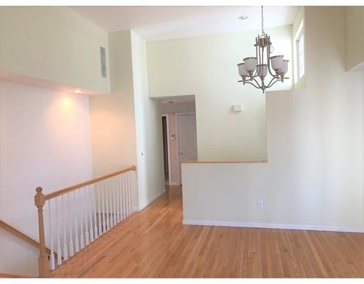 Building Photo - 10 Edward Dr