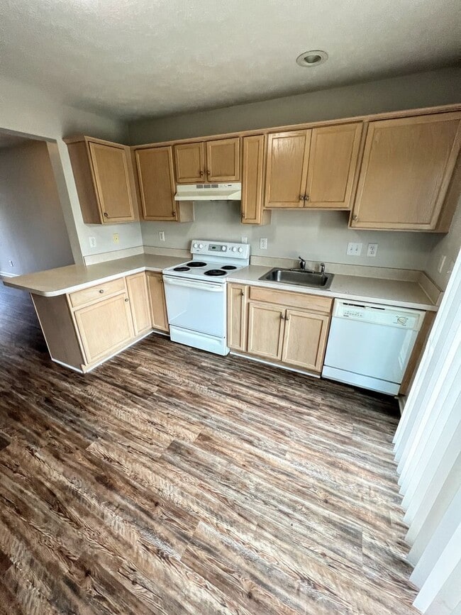 Building Photo - 6118 Igloe Dr