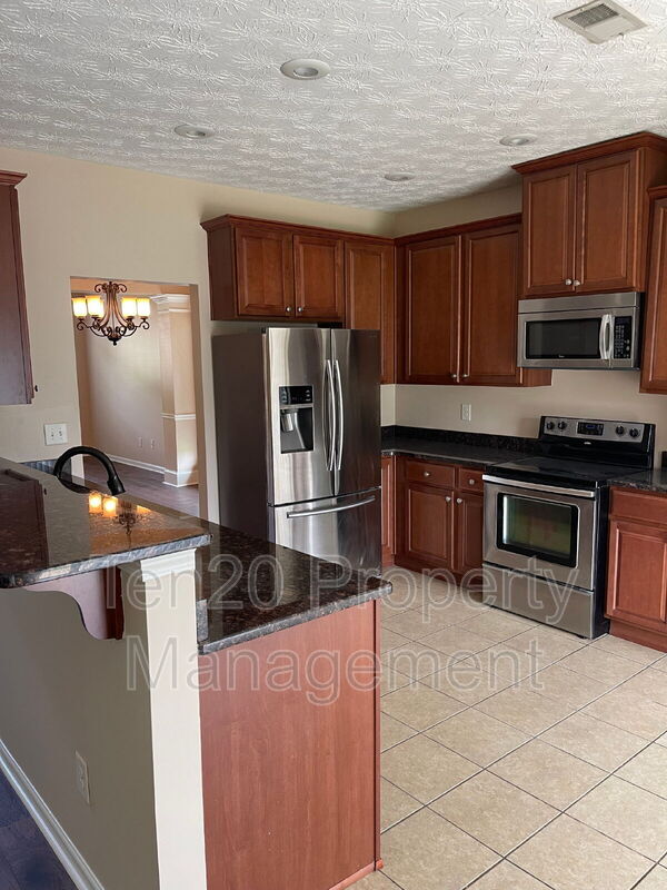 Foto del edificio - 8039 Santee Ct