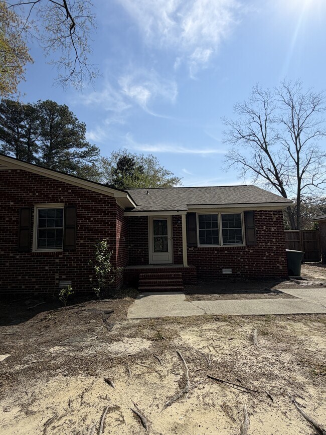 Building Photo - 1011 Brownlea Dr