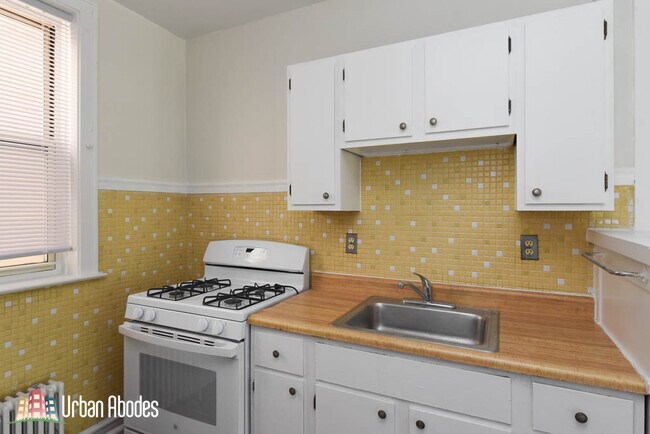 Foto del edificio - 5151 N Troy St