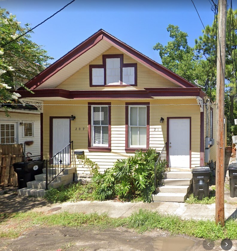 Primary Photo - 211 N Bernadotte St