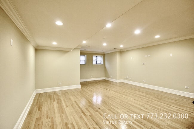 Building Photo - 5528 S Indiana Ave