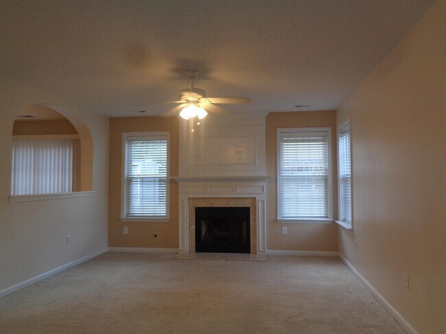 Foto del edificio - 509 Brickstone Dr