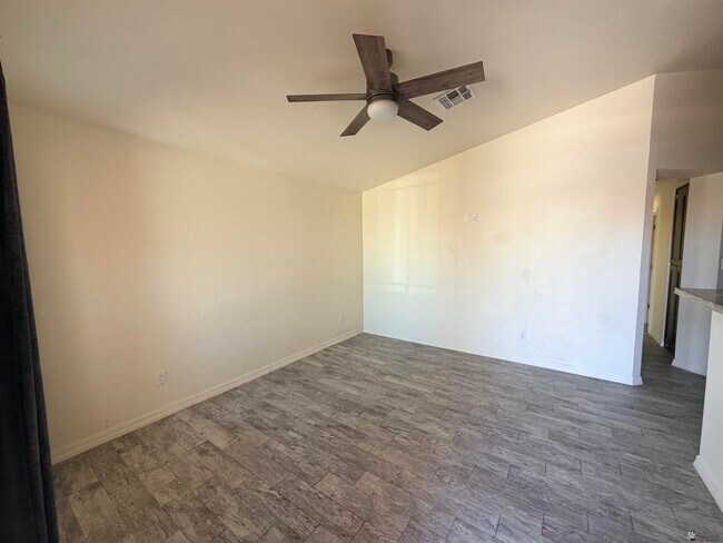Foto del edificio - 4795 E Ortega St
