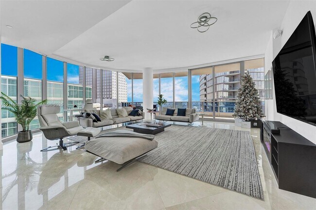 Building Photo - 200 Biscayne Boulevard Way