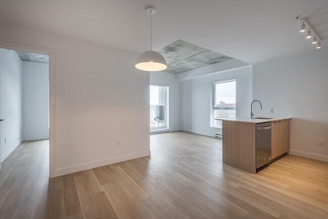 Building Photo - C816