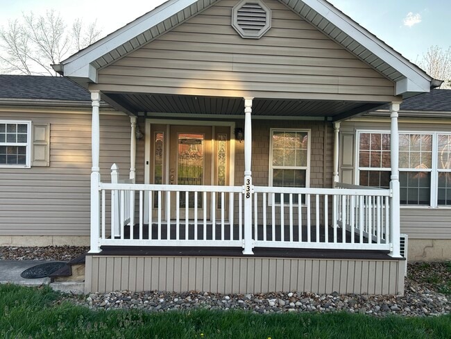 Building Photo - 3383 Colonial Dr
