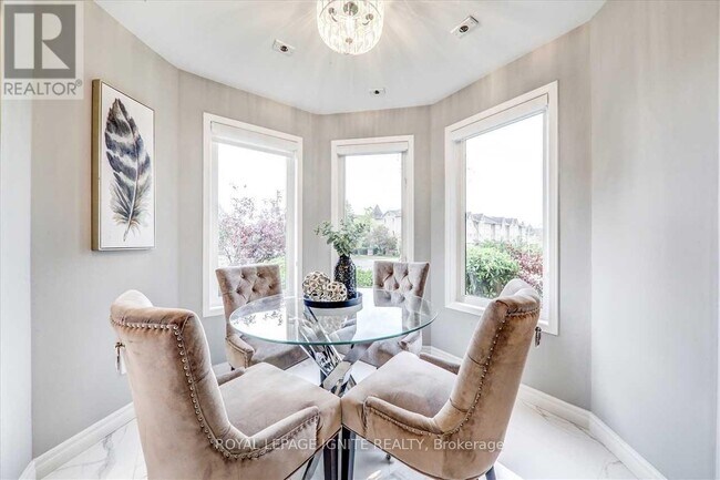 Photo du bâtiment - 19 Rosebank Dr