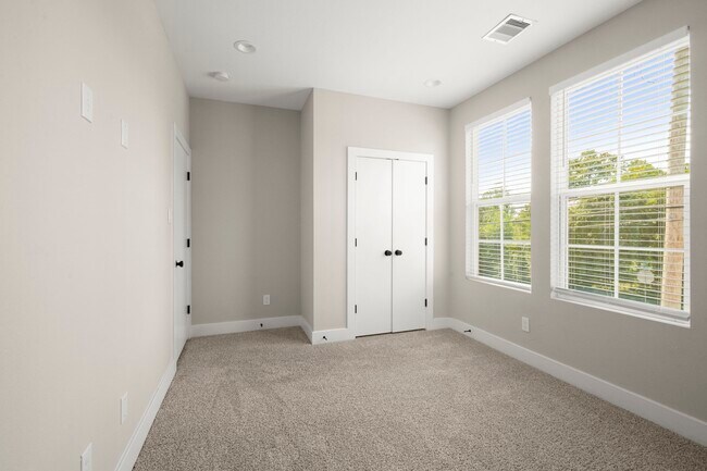 Foto del edificio - 8404 Curry Rd