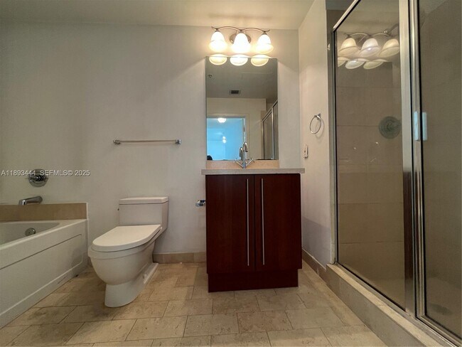 Foto del edificio - 79 SW 12th St