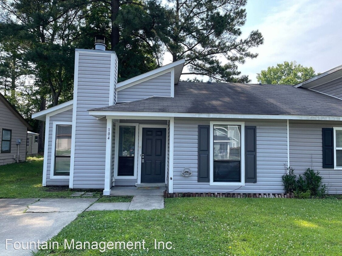Primary Photo - 2 br, 1 bath House - 104 Village Circle