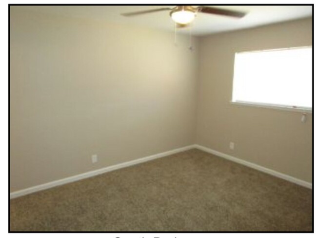 Building Photo - 3 Bedroom 2 Bath available soon