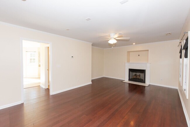 Foto del edificio - MOVE-IN READY $300 off first month
