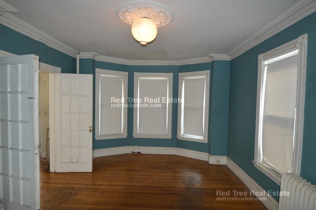 Building Photo - 22 Mansfield St