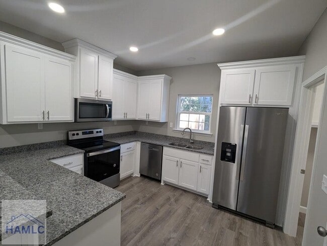 Building Photo - 277 Myrtle Ave