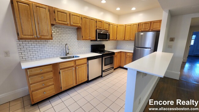 Building Photo - 1404 Beacon St