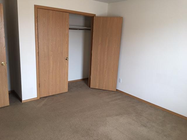 Foto del edificio - 2715A Meadow Wood Pl