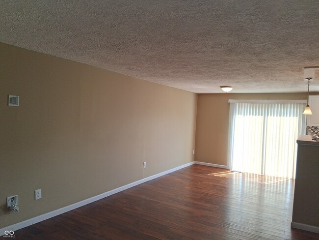 Building Photo - 8307 Castle Farms Rd