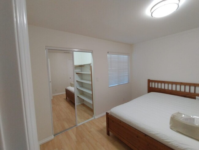 Building Photo - 5892 Wheelhouse Ln