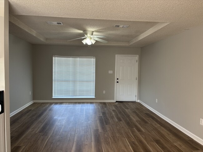 Building Photo - 8712 Aspen Ct