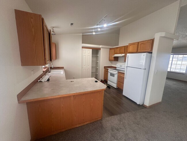 Foto del edificio - 7820 Three Rivers Dr
