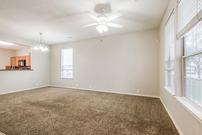 Foto del edificio - 23611 Twisting Falls Dr