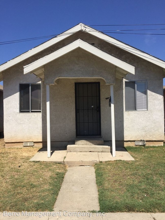 Building Photo - 622 N Fries Ave