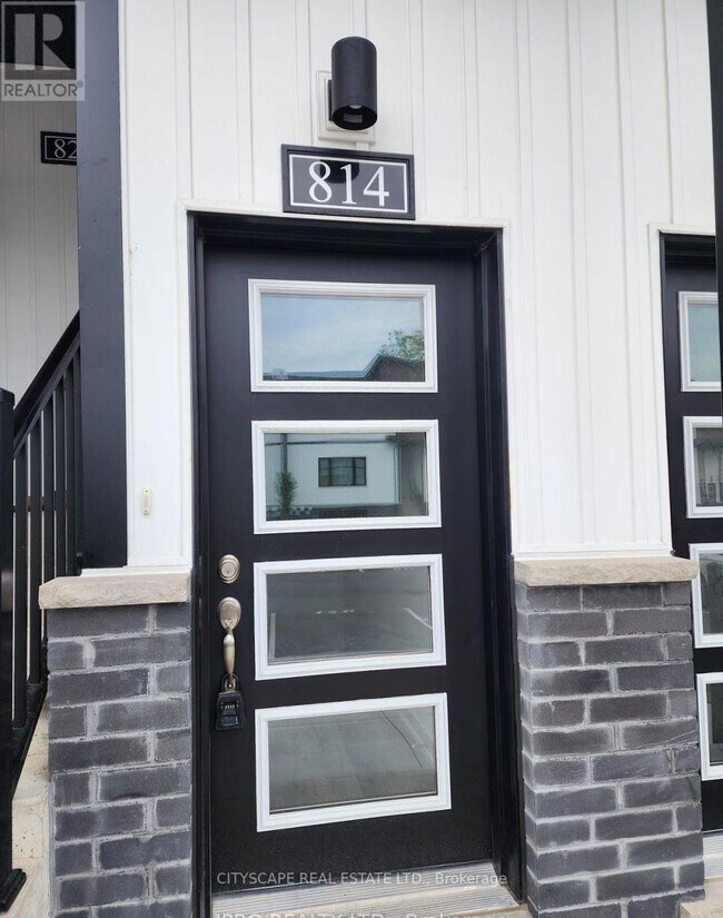 Photo du bâtiment - 814 - 4263 FOURTH AVENUE